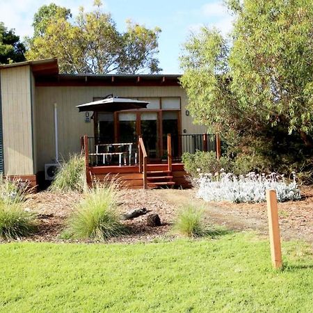 Rural 5 Star Villa'S With Resort Amenities カウズ エクステリア 写真